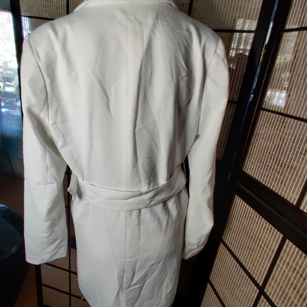 Essue White Double Botton Trench Jacket - Picture 3 of 6